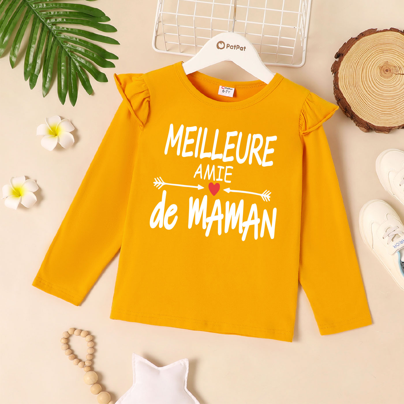 

Kids Girl Graphic Letter and Heart-shaped Print Ruffled Long-sleeve Tee