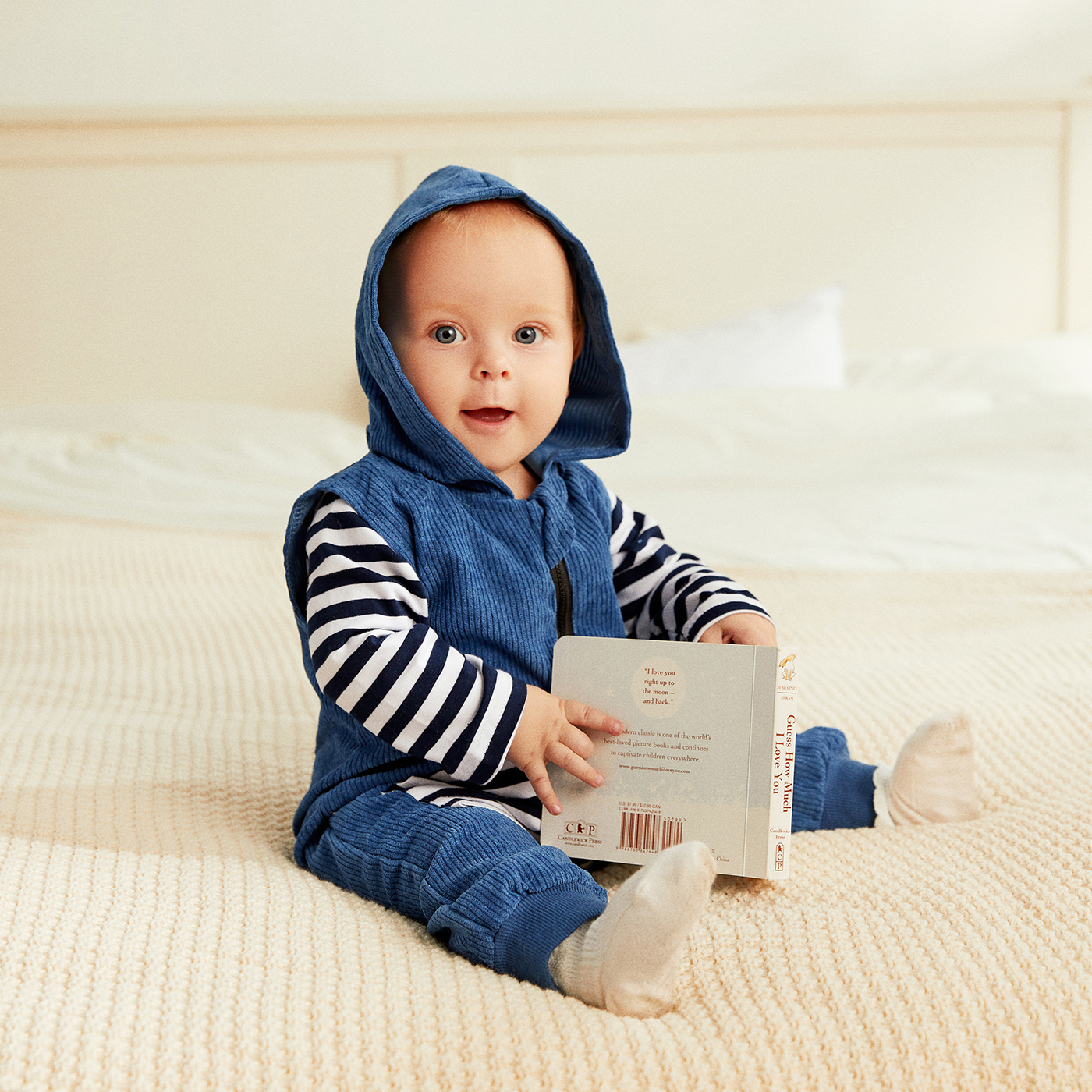 

2pcs Baby Striped Long-sleeve T-shirt and Sleeveless Hooded Jumpsuit Set