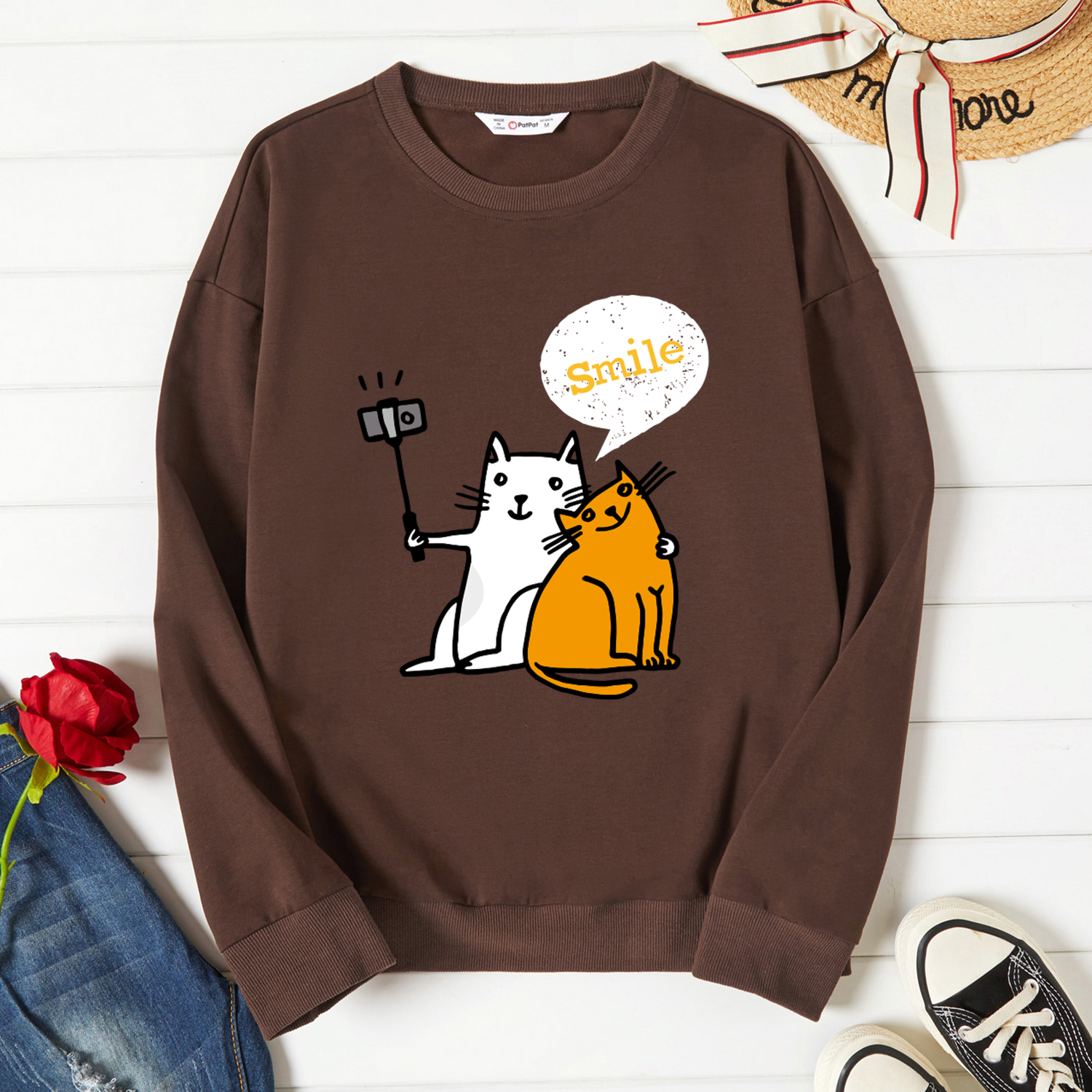 

Women Graphic Cat and Letter Print Round-collar Long-sleeve Pullover