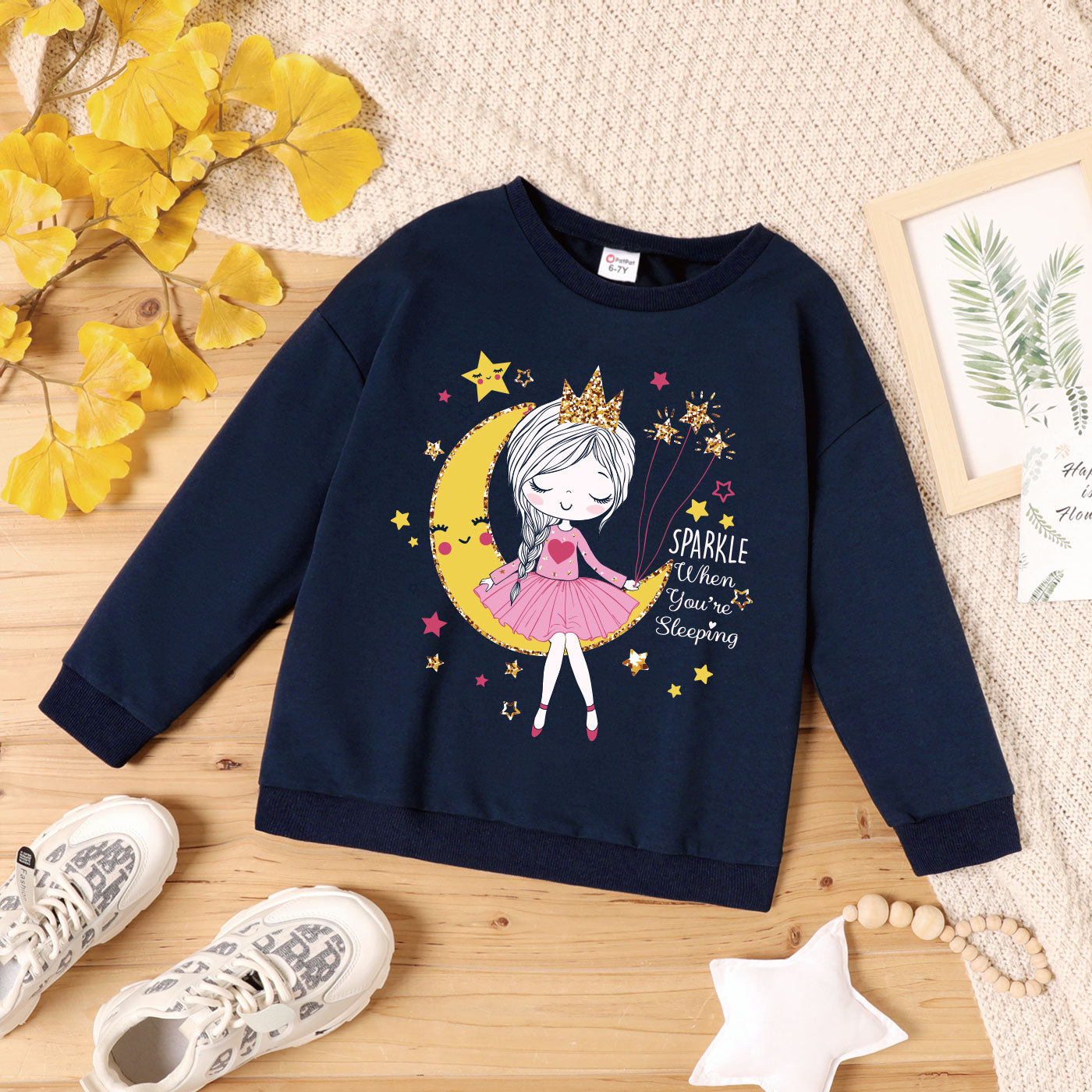 

Kid Girl Graphic Letter and Stars and Figure Print Long-sleeve Pullover