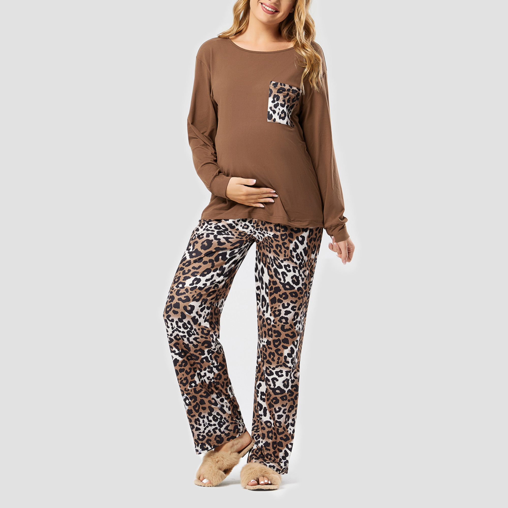 

Maternity Leopard Splice Long-sleeve Tee and Pants Pajamas Lounge Set
