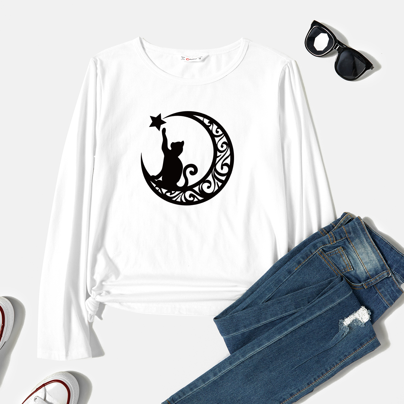 

Women Graphic Cat and Star and Moon Print Round-collar Long-sleeve Tee