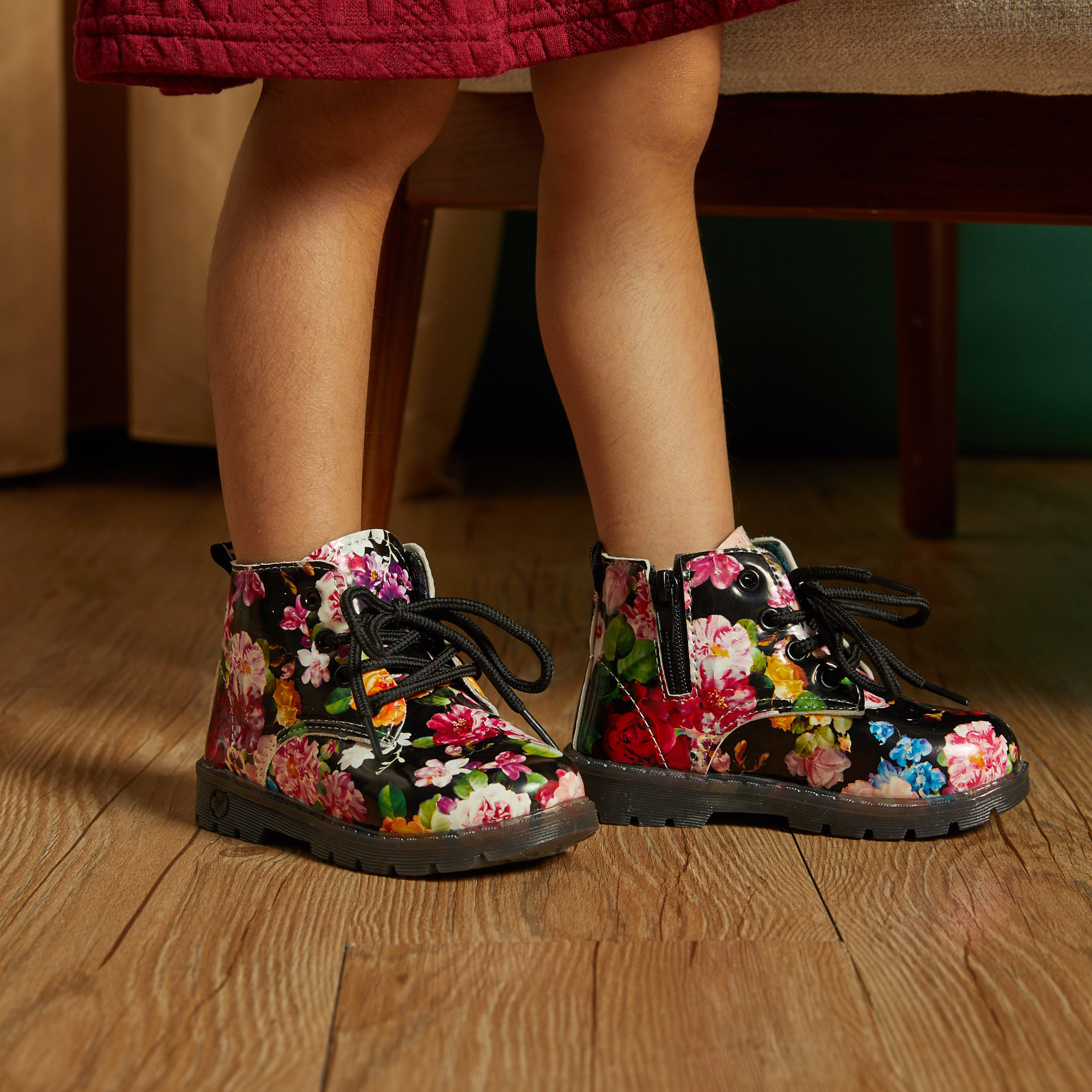 

Toddler Allover Floral Print Lace-up Boots