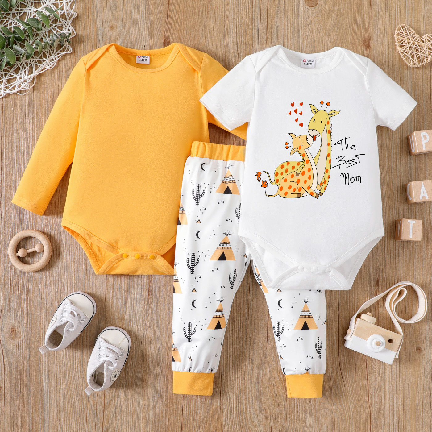 

3-Pack Baby Boy Graphic Giraffe Print Print Romper Pants Set