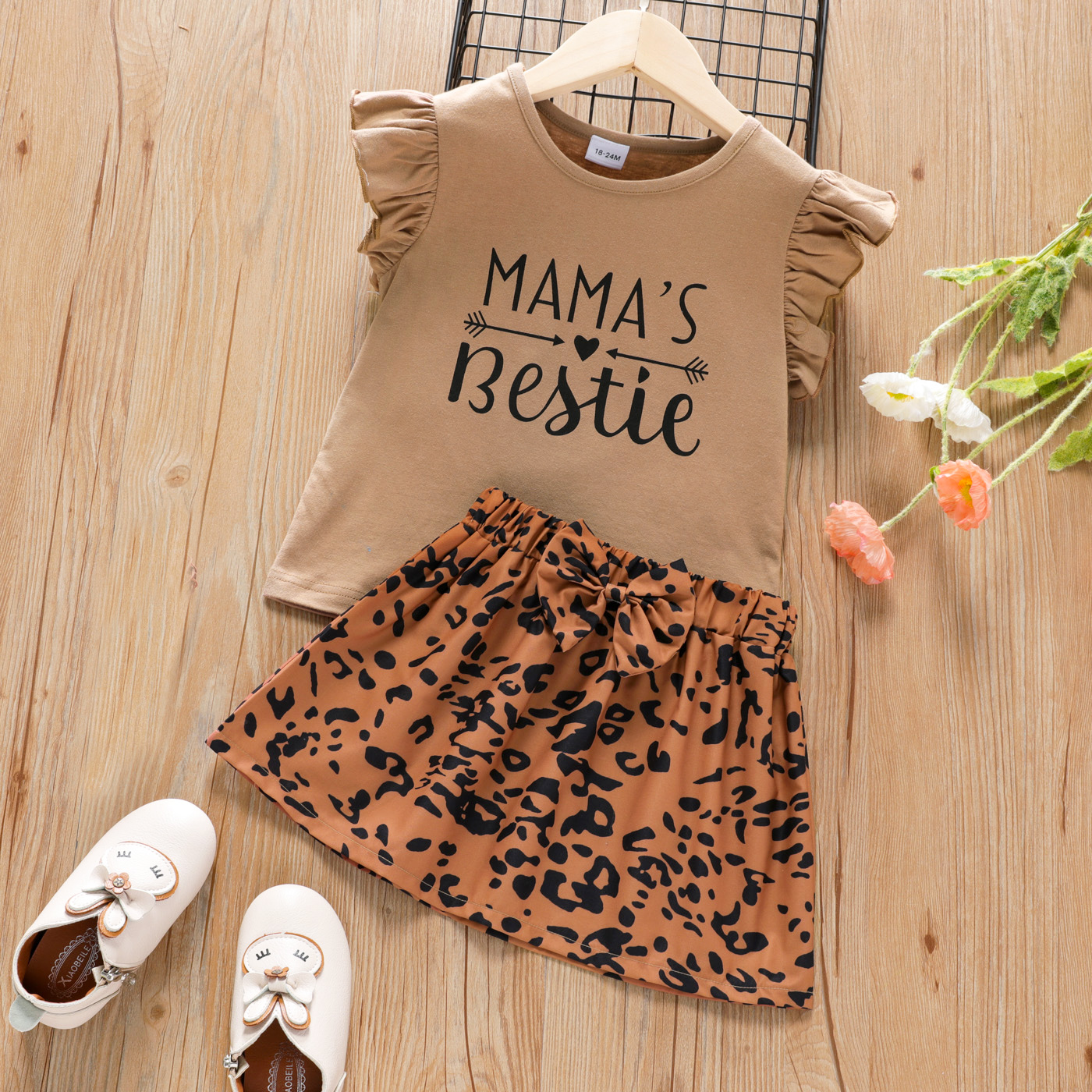 

2-piece Toddler Girl Letter Print Flutter-sleeve Tee and Bowknot Design Leopard Print Skirt Set