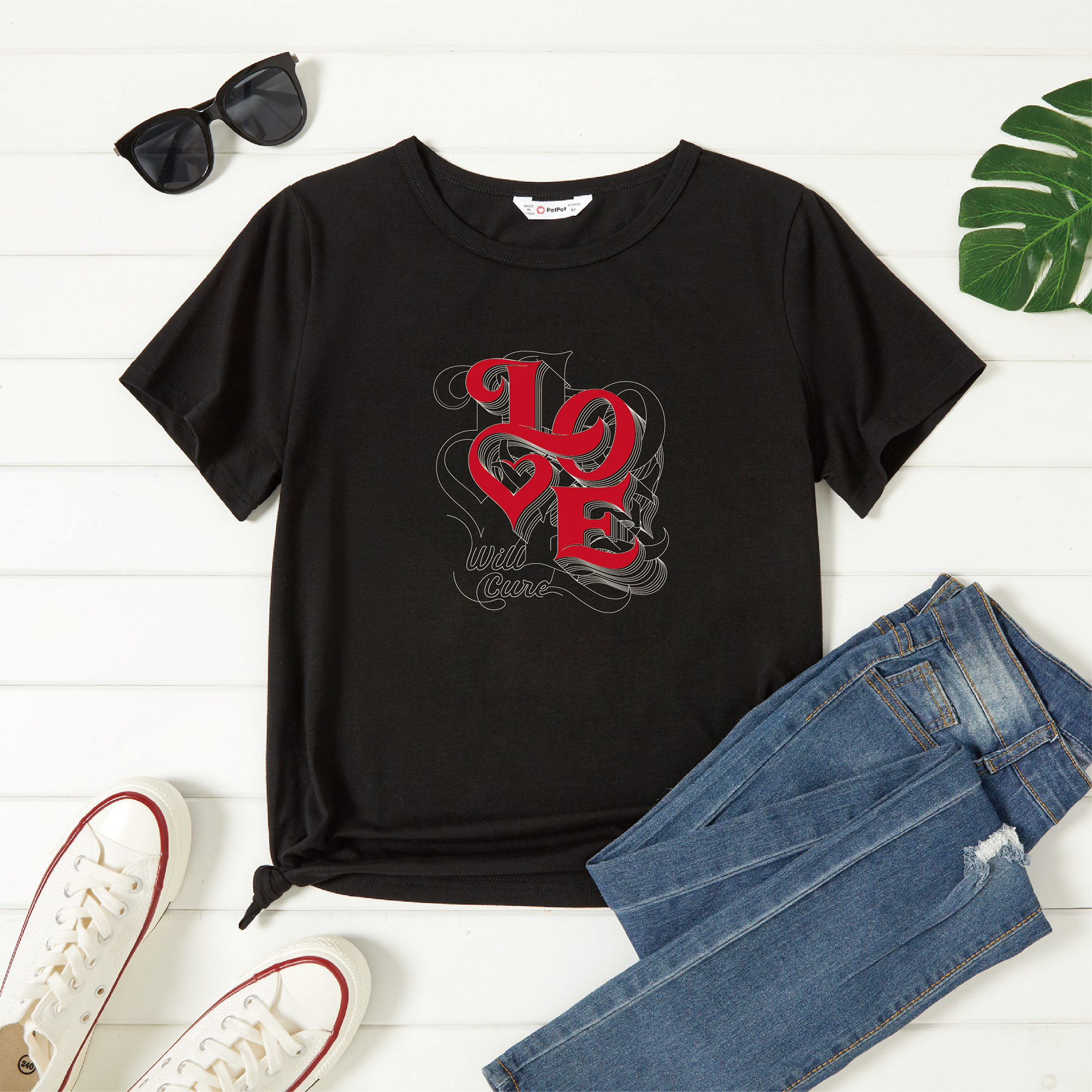 

Women Graphic Line Letter Print Round Neck Short-sleeve T-shirt