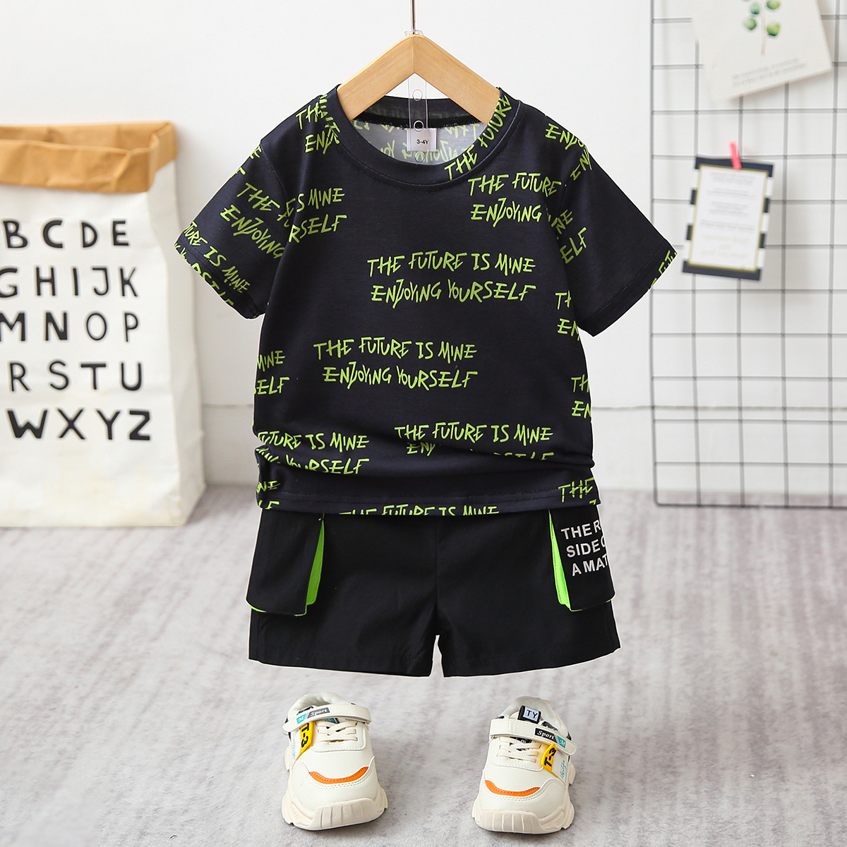 

2pcs Toddler Boy Trendy Letter Print Tee and Shorts Set