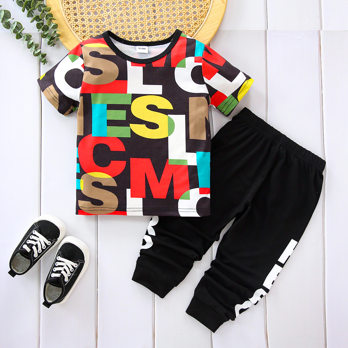 

2pcs Toddler Boy Trendy Letter Print Tee and Pants Set