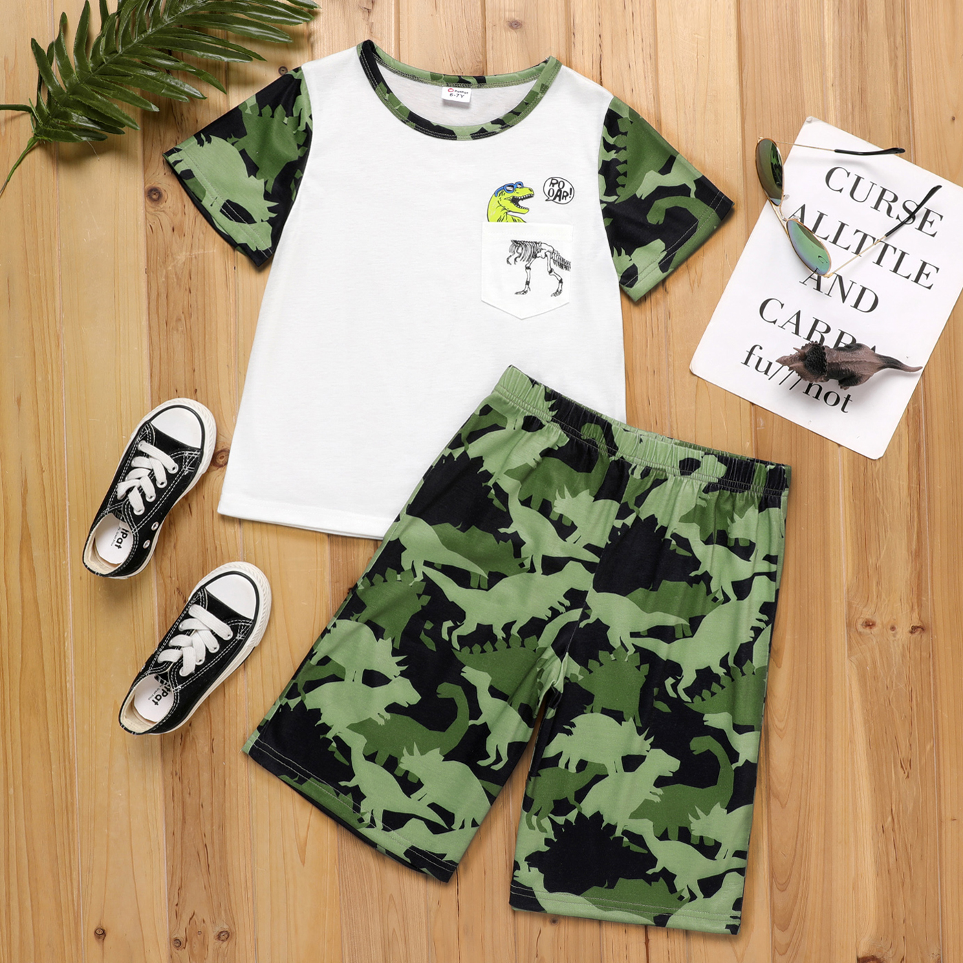 

2-piece Kid Boy Animal Dinosaur Print Short-sleeve Tee and Elasticized Shorts Set