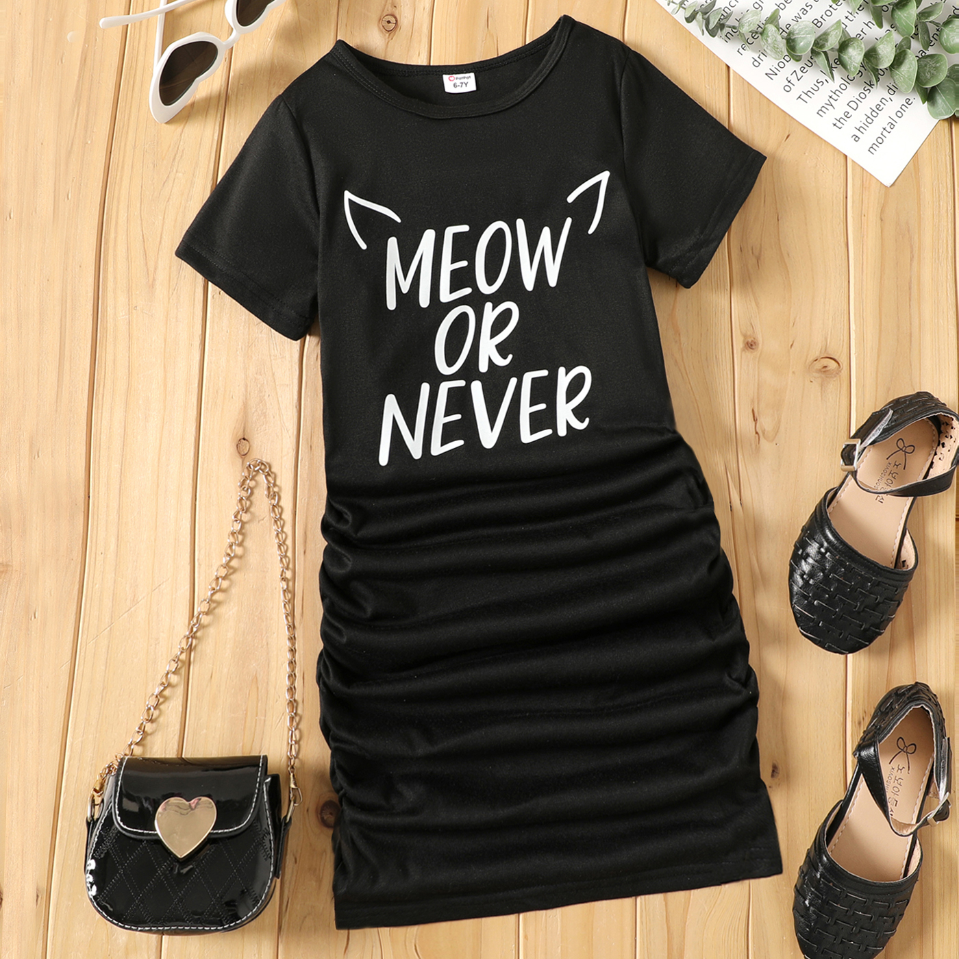

Kid Girl Letter Print Ruched Short-sleeve Black Dress