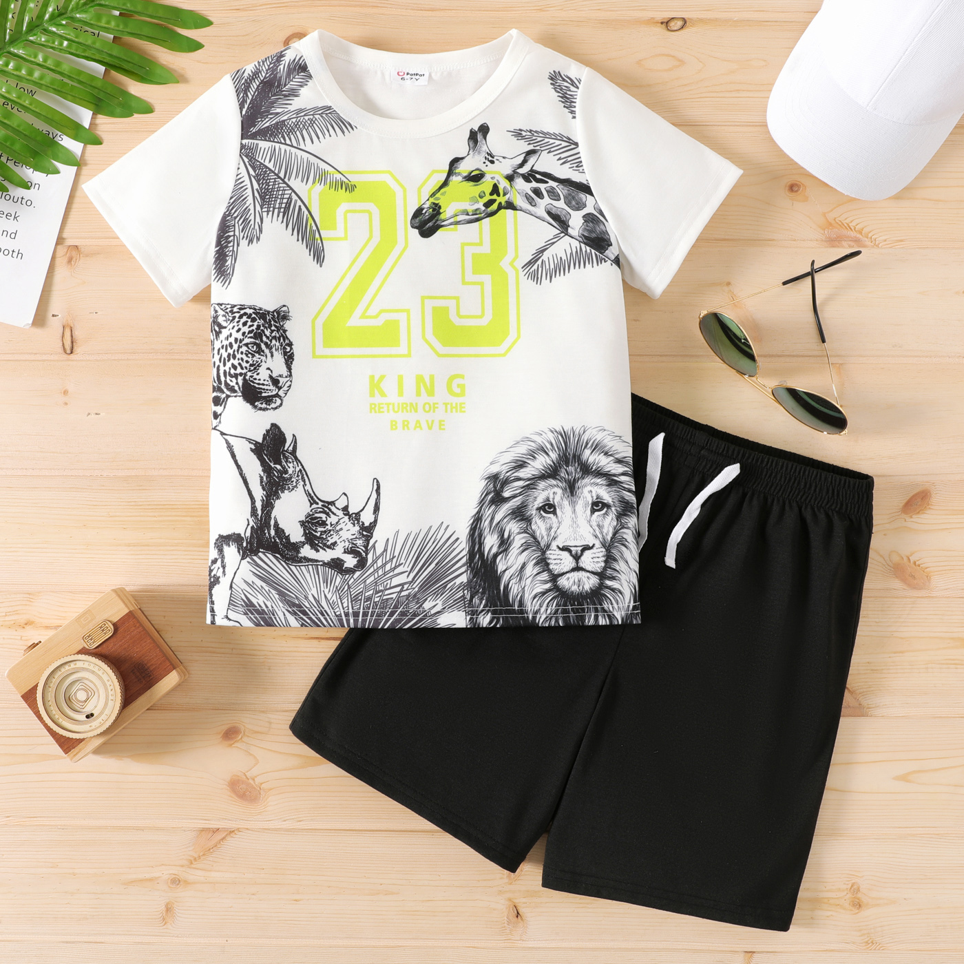 

2pcs Kid Bot Letter Animal Print Short-sleeve Tee and Black Shorts Set