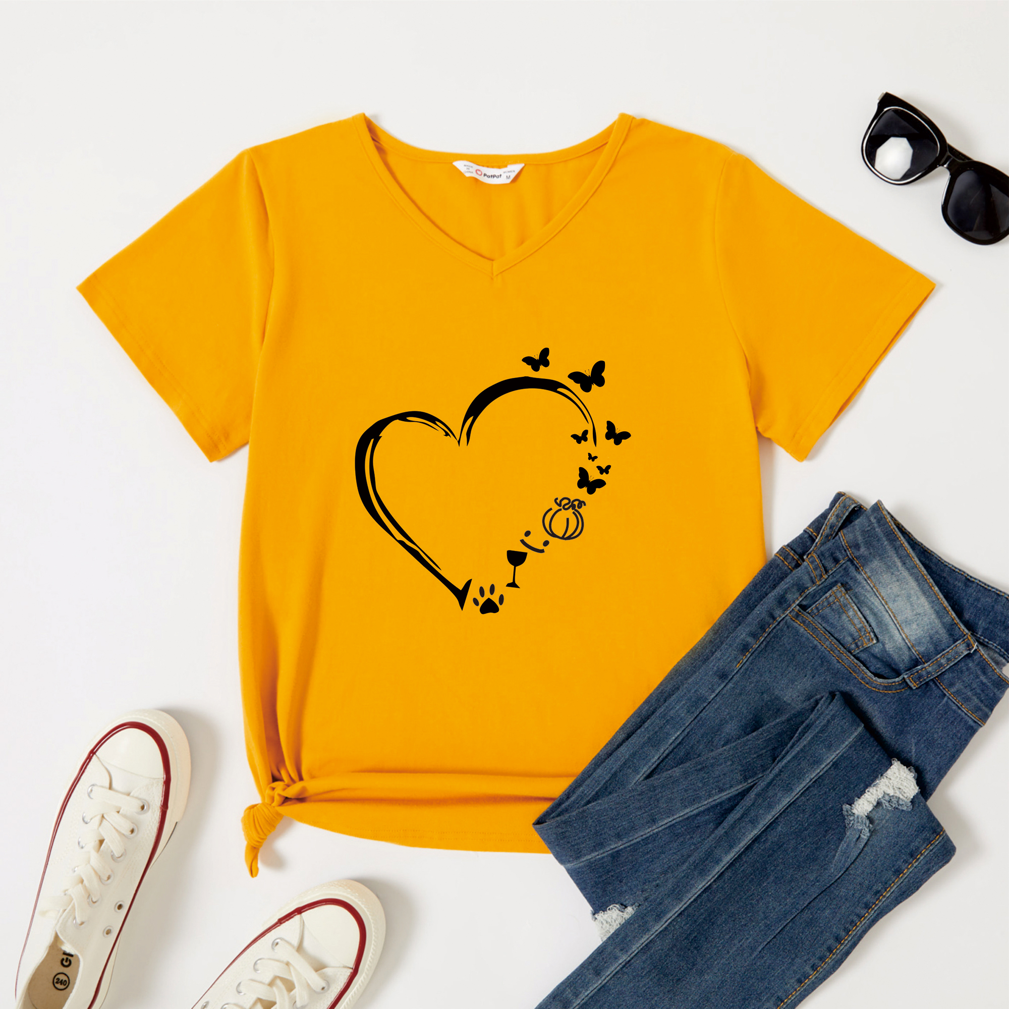 

Women Graphic Heart Print V Neck Short-sleeve T-shirt
