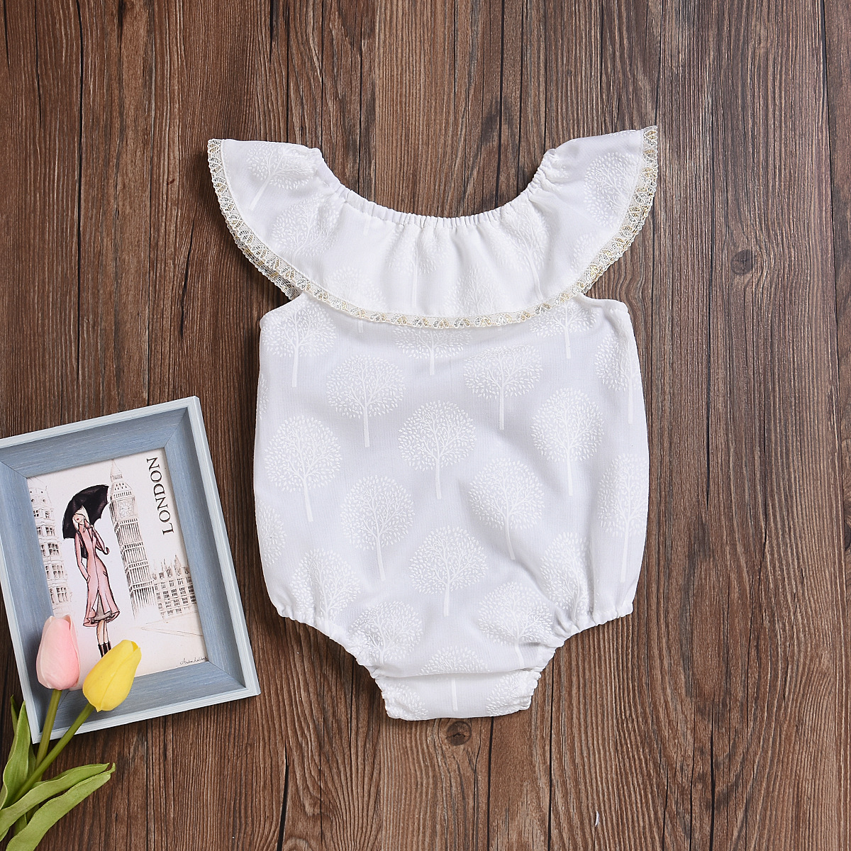 

Baby Girl Solid Off Shoulder Sleeveless Romper