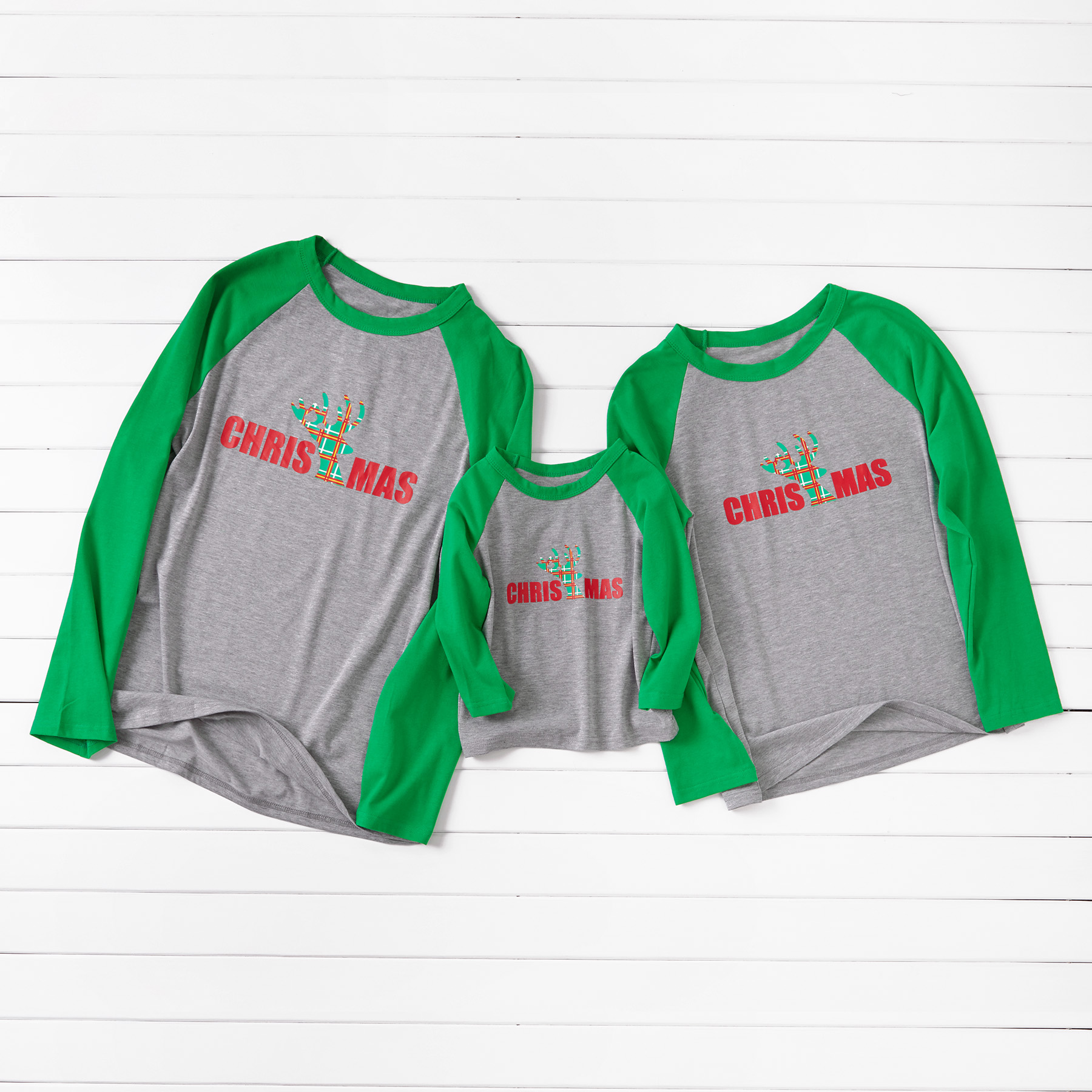 

Christmas Print Green Sleeve Family T-shirts