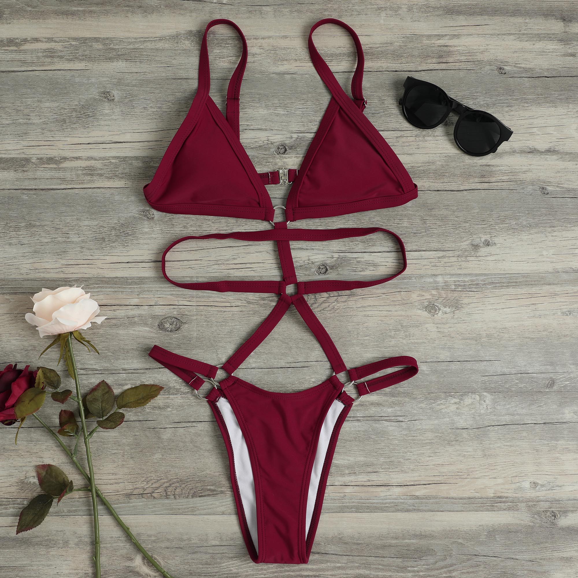 

One-piece Metal Circle Padded Swimwear
