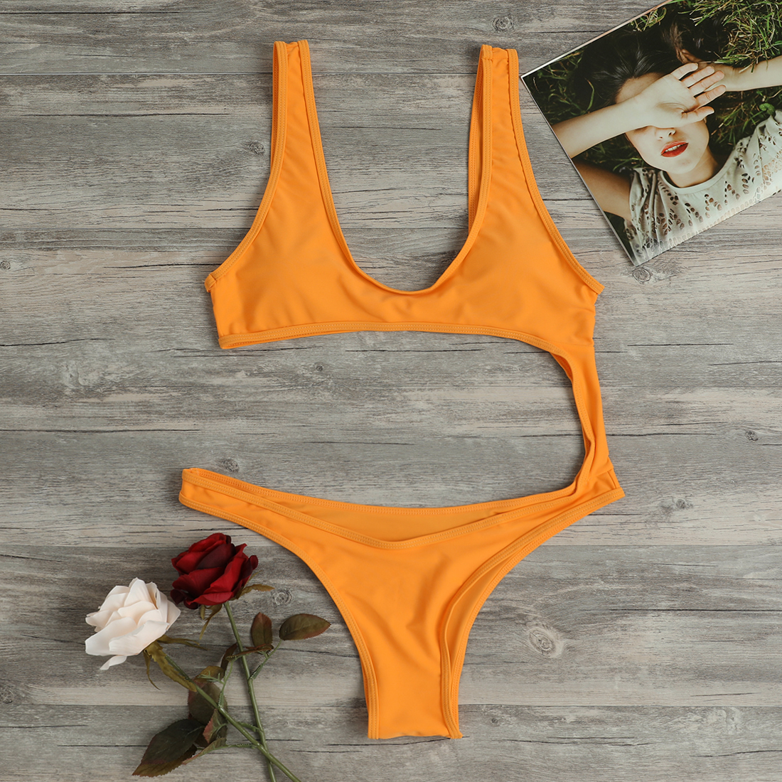 

One-piece Solid Padded Swimwear
