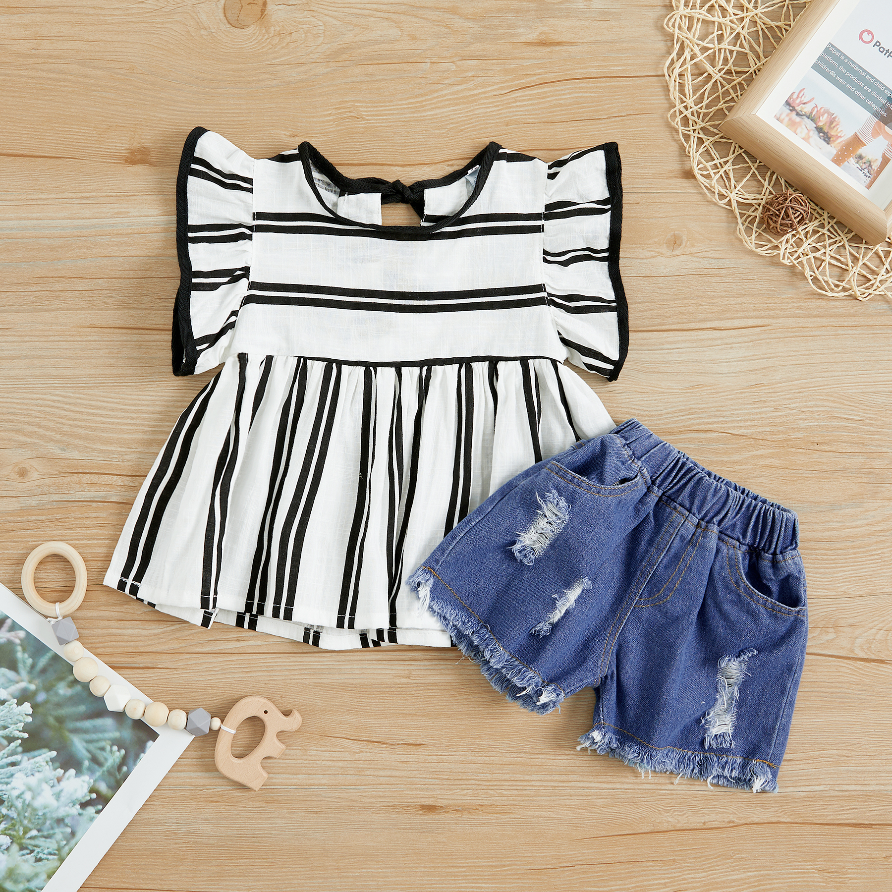 

Striped Flutter-sleeve Top and Denim Shorts Set for Baby / Toddler Girl