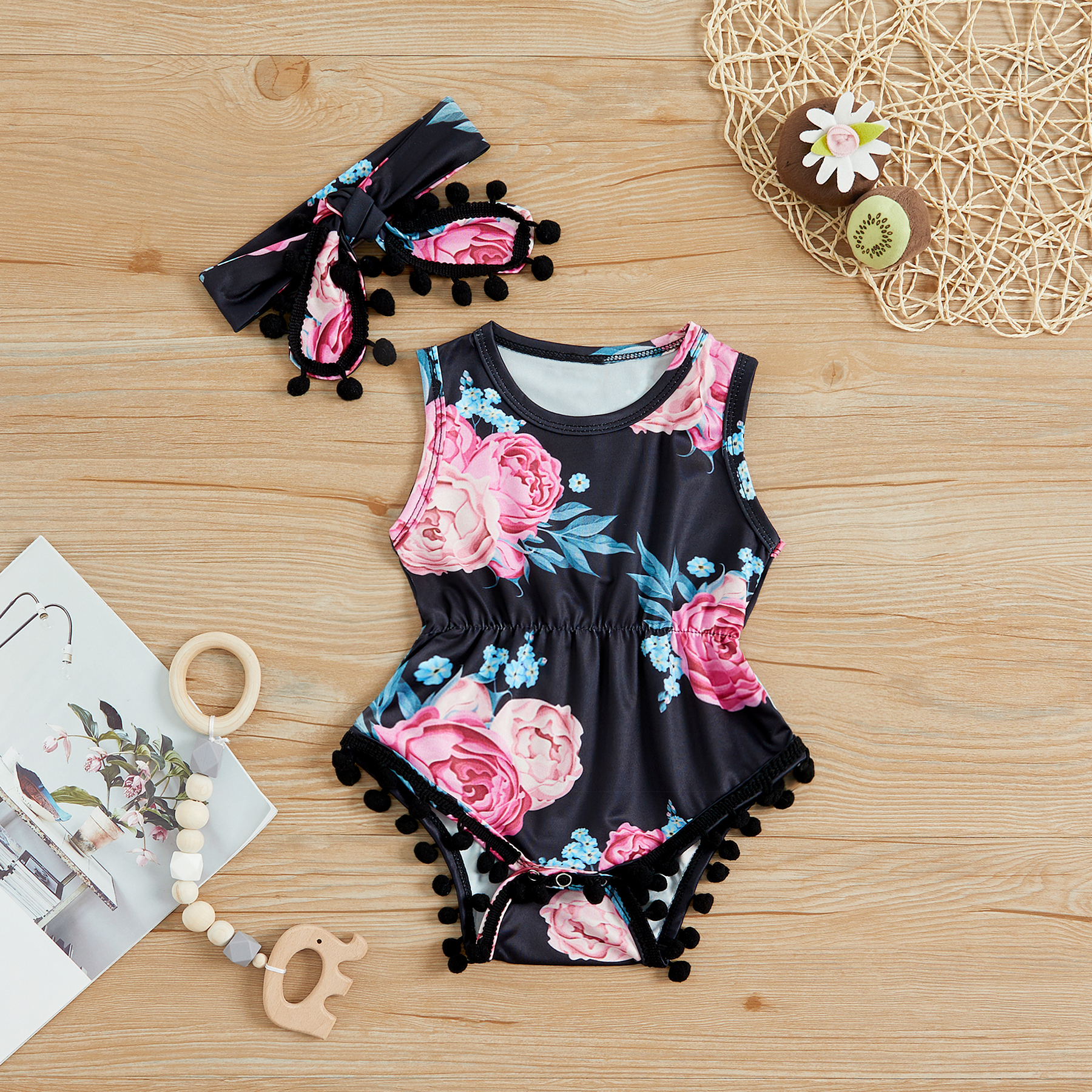 

2-piece Floral Print Pompon Bodysuit and Headband for Baby Girl