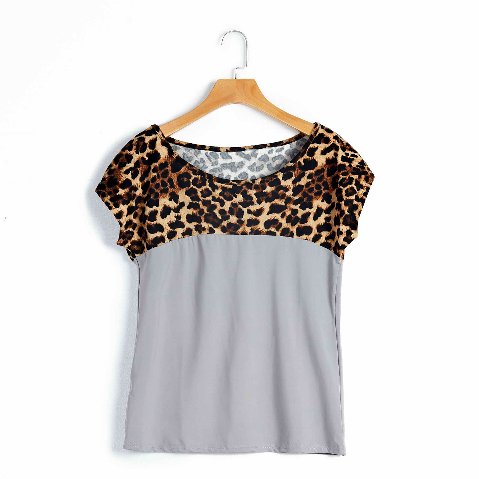 

Leopard Printed Block Short Sleeve T-shirt
