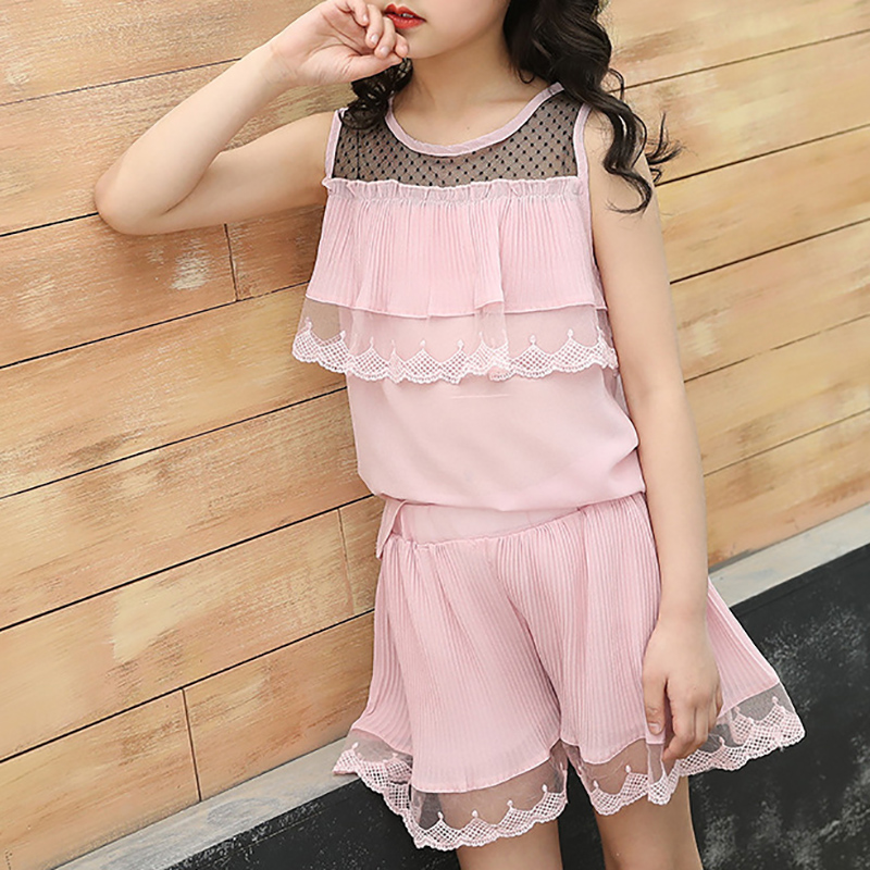 

Pretty Lace-trimmed Tank Top and Shorts Set