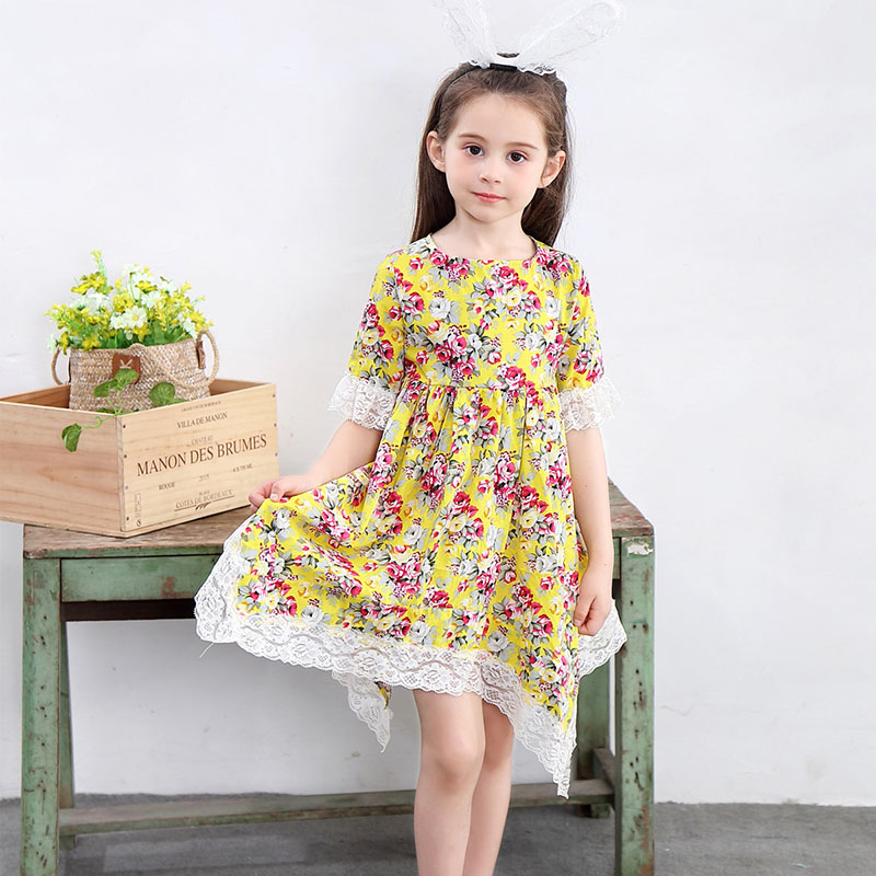 

Sweet Floral Short-sleeve Lace-trimmed Dress