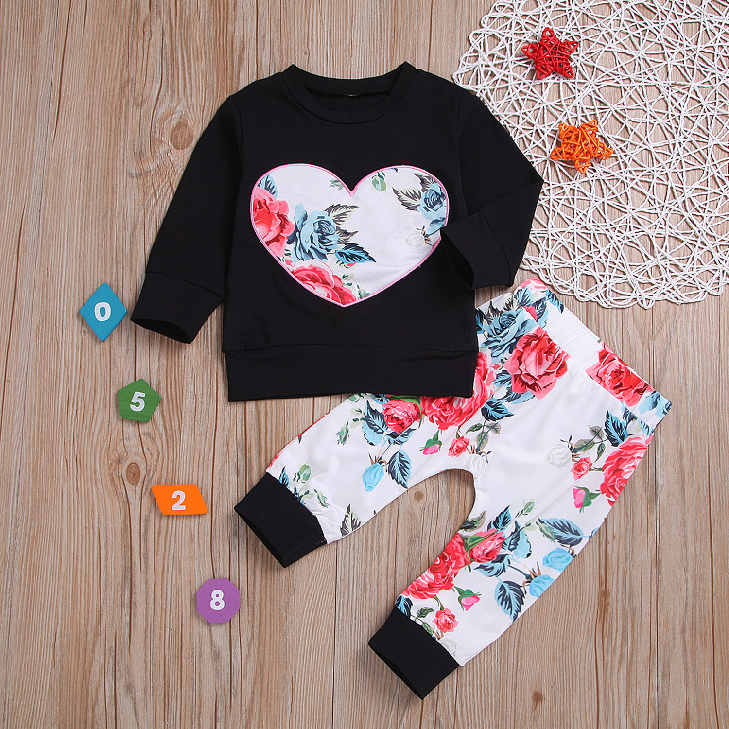 

Baby / Toddler Pretty Heart Embroidery Long-sleeve Top and Floral Pants Set