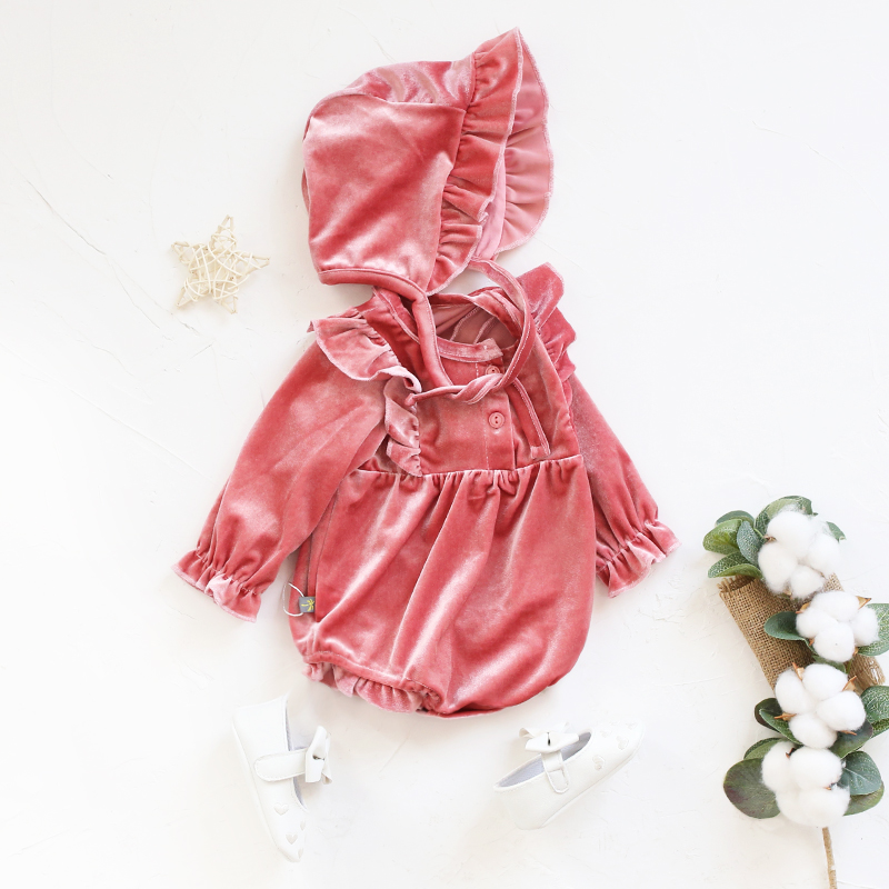 

Baby Girl Solid Ruffled Design Long-sleeve Romper and a Hat