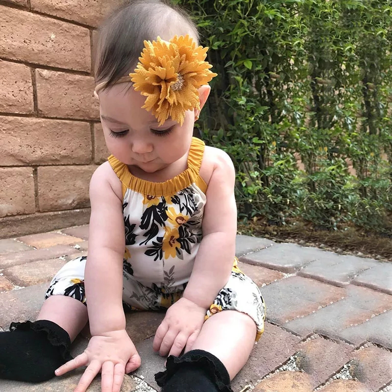 

Baby's Trendy Floral Sleeveless Jumpsuit