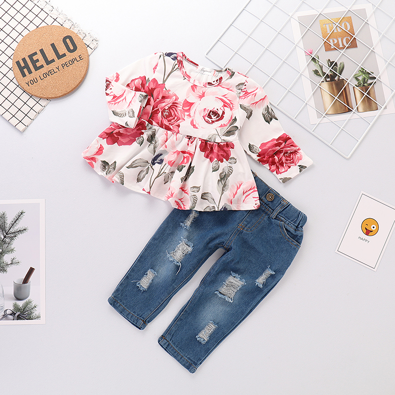 

2-piece Sweet Floral Ruffle Long-sleeve Top and Jeans Set