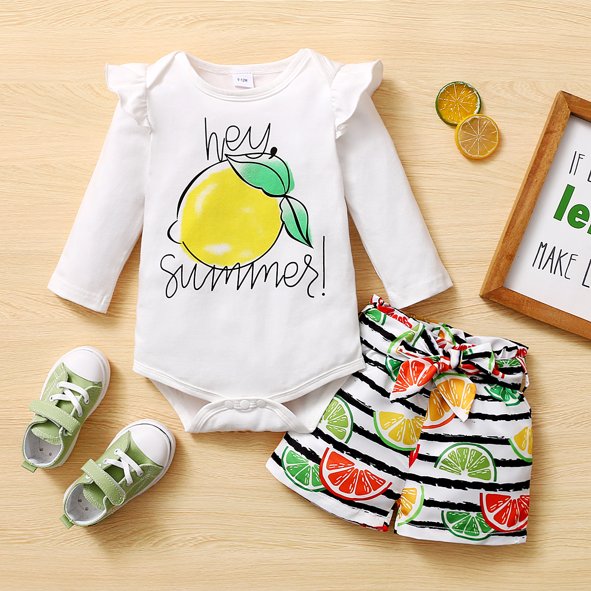 

2pcs Baby Girl Fruit Print Top and Shorts Set