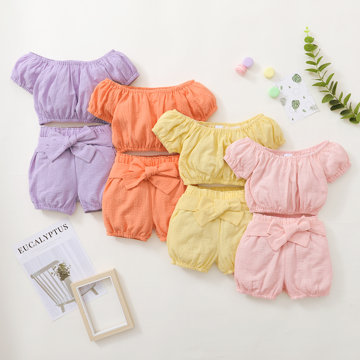 

2pcs Baby Girl Puff-sleeve Solid Bowknot Decor Shorts Sets