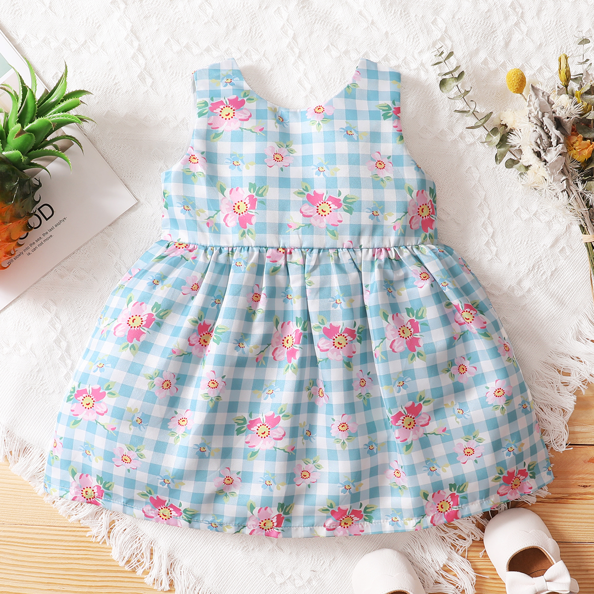 

1pc Floral and Plaid Print Sleeveless Baby Dress