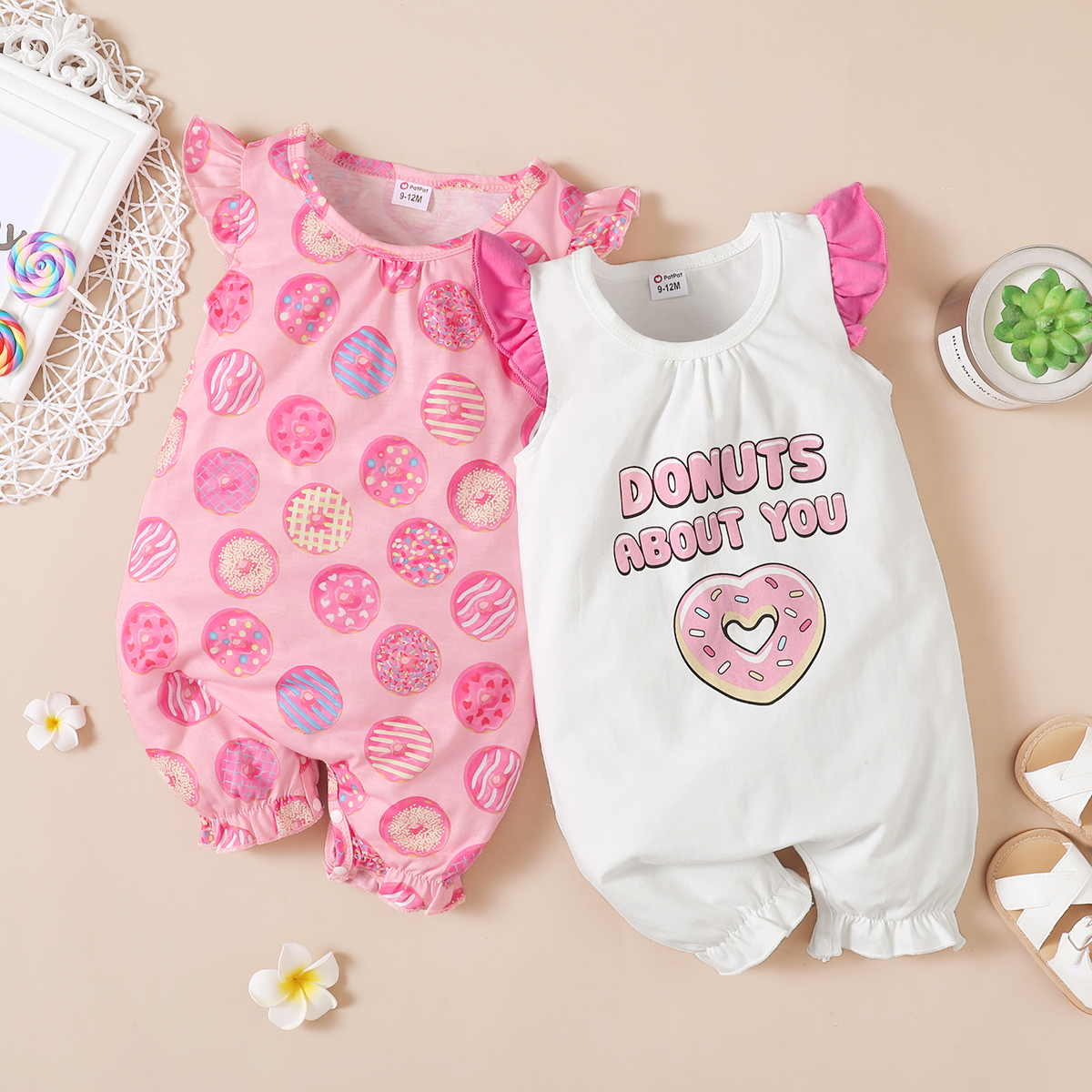 

1pc Letter and Donut Print Flutter-sleeve Baby Jumpsuit