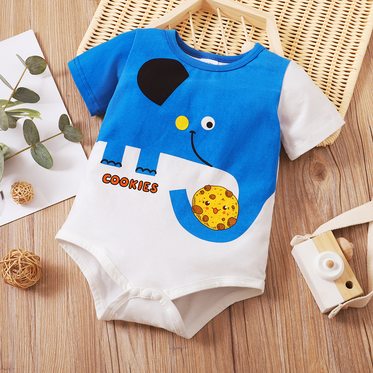 

1pc Elephant and Cookie Print Short-sleeve Baby Romper
