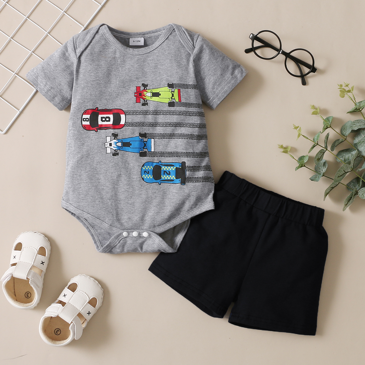 

2-piece Baby Boy Car Vehicle Print Short-sleeve Romper and Solid Shorts Set