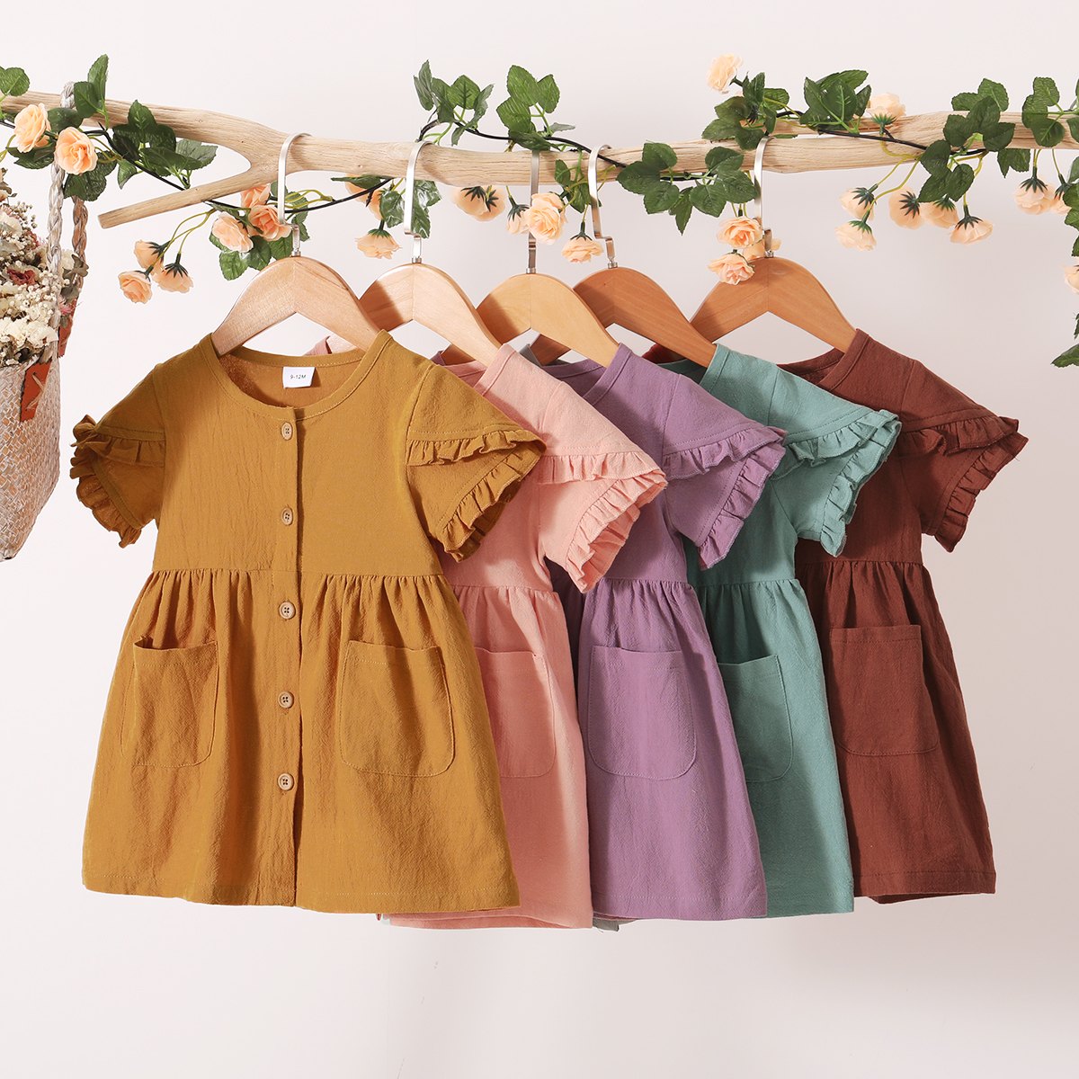 

Solid Ruffle Decor Short-sleeve Baby Dress