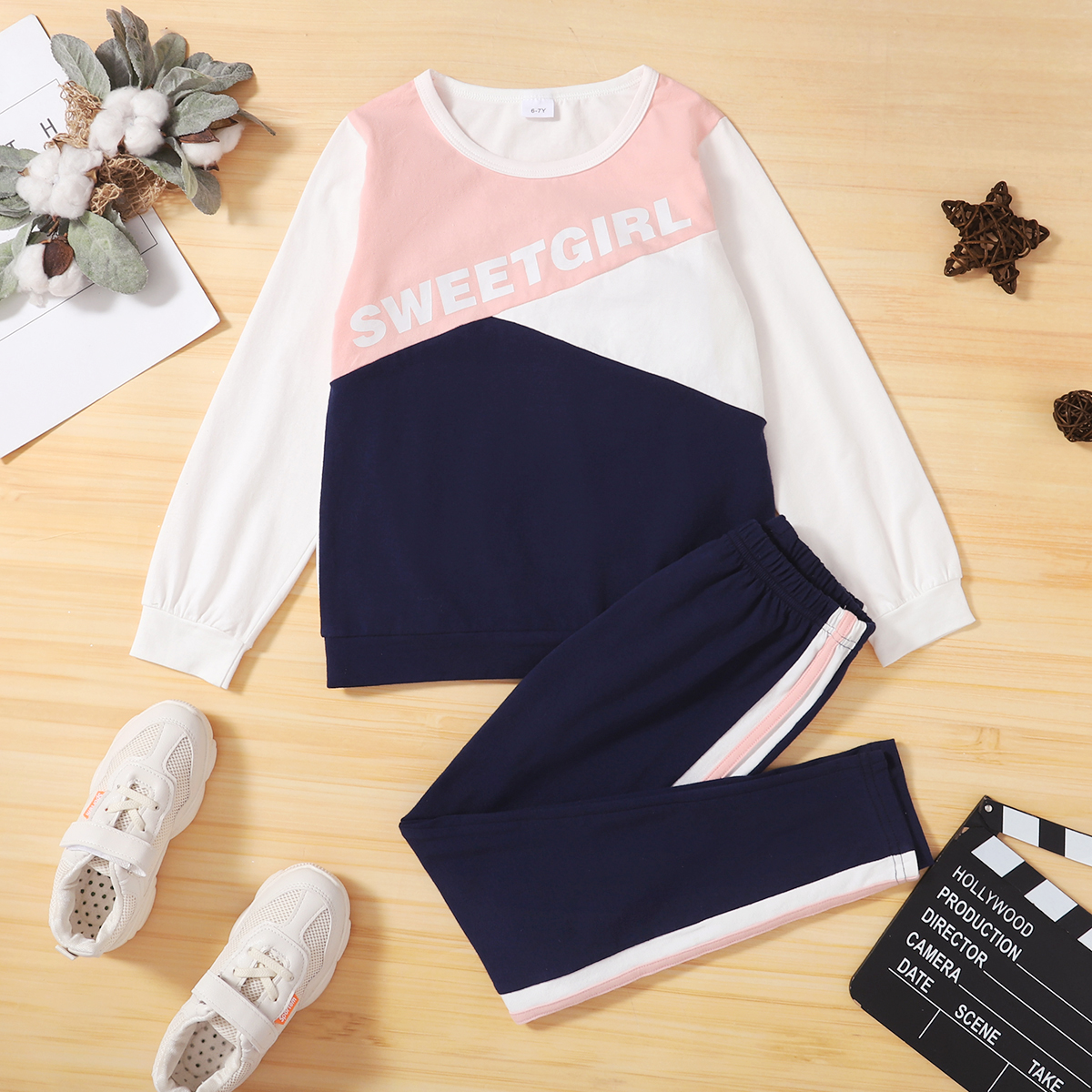 

2-piece Kid Girl Letter Print Colorblock Pullover and Elasticized Pants Set