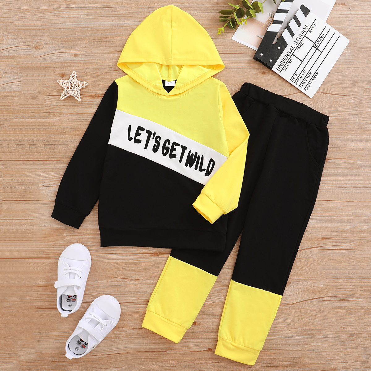 

2-piece Kid Boy Letter Print Colorblock Hoodie and Elasticized Pants Set