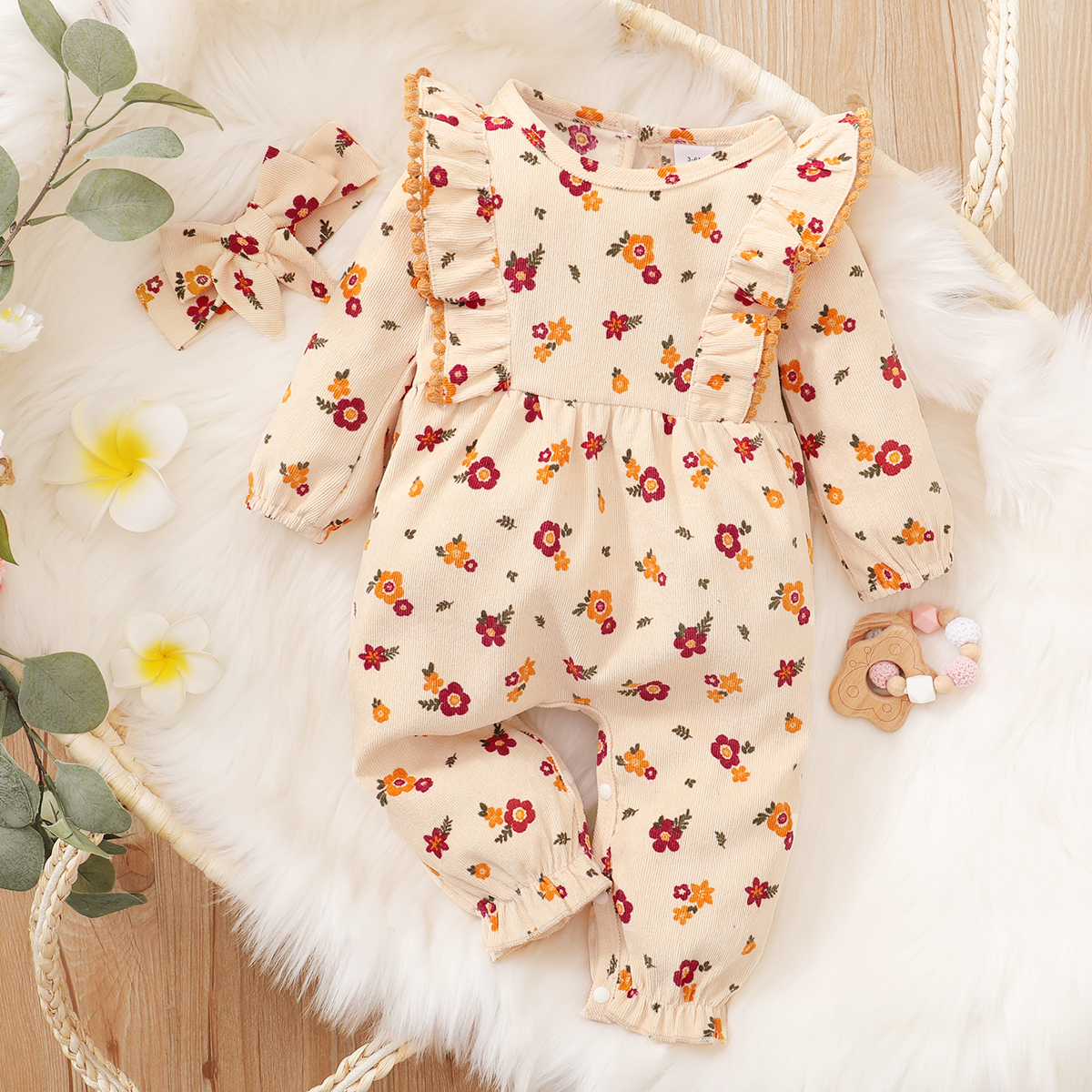 

2pcs Baby Floral Print Ruffle Long-sleeve Baby Corduroy Jumpsuit Set