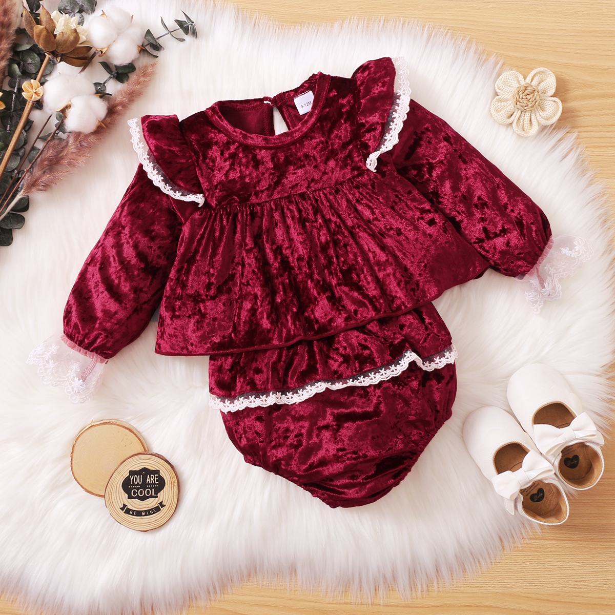 

2pcs Baby Girl Ruffle Lace Red Velvet Long-sleeve Top and Shorts Set