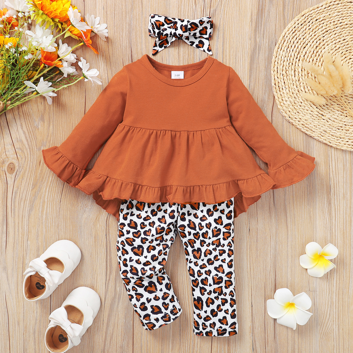 

3pcs Baby Girl Solid Long-sleeve Ruffled Top and Love Heart Leopard Trousers Set