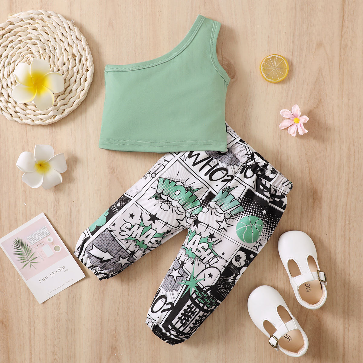 

2pcs Baby Girl Solid One Shoulder Sleeveless Tank Crop Top and Comics Letter Print Pants Set
