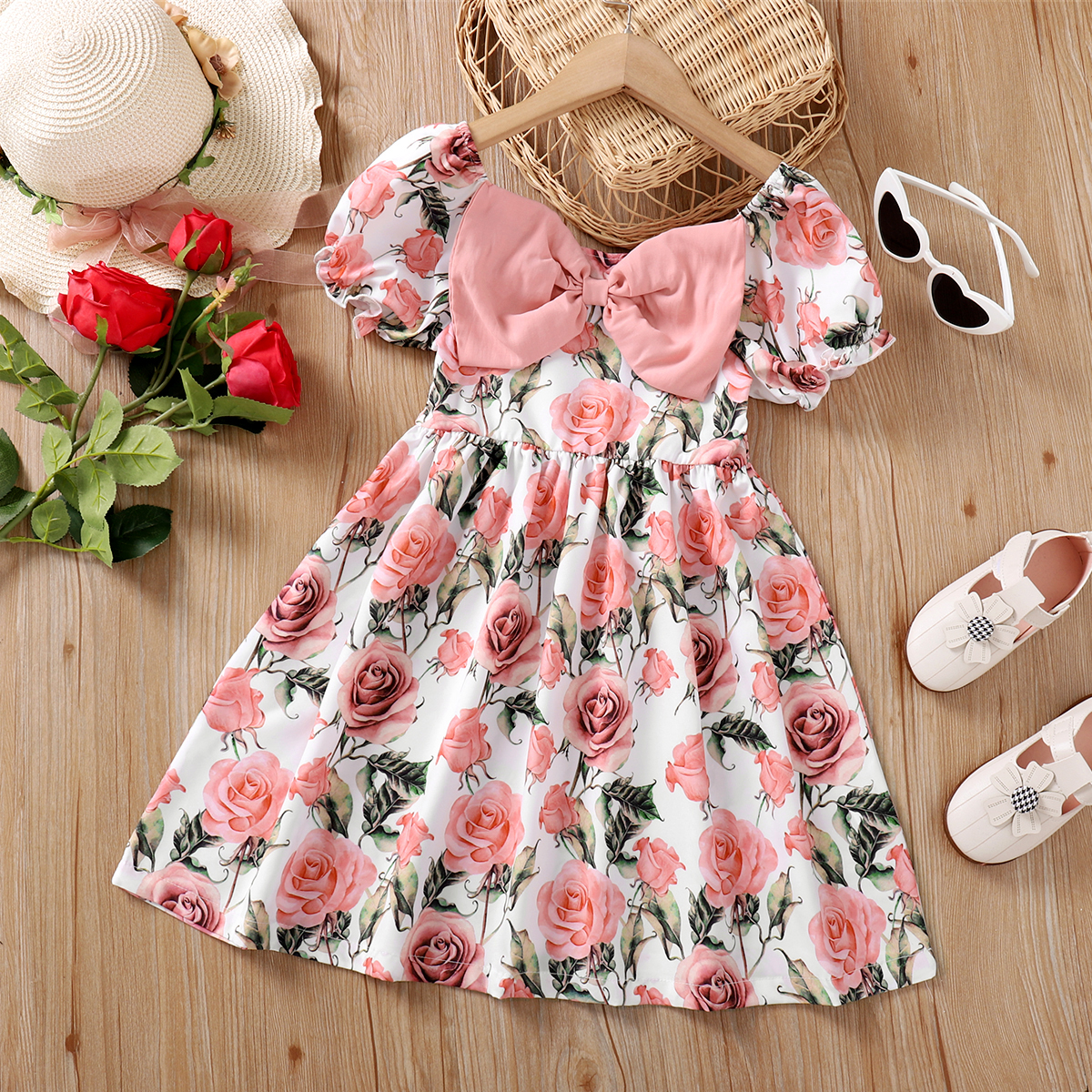 

Kid Girl Floral Print Bowknot Design Smocked Short-sleeve Dress