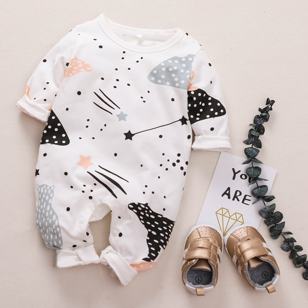 

Adorable Bear and Star Printed Long-sleeve Jumpsuit for Baby
