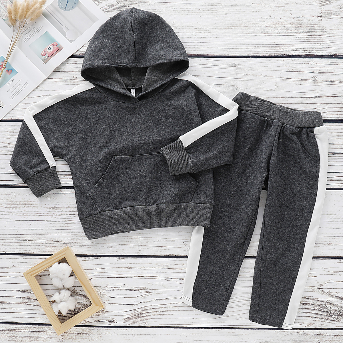 

2019 Baby / Toddler Solid Hooded Top and Pants Set