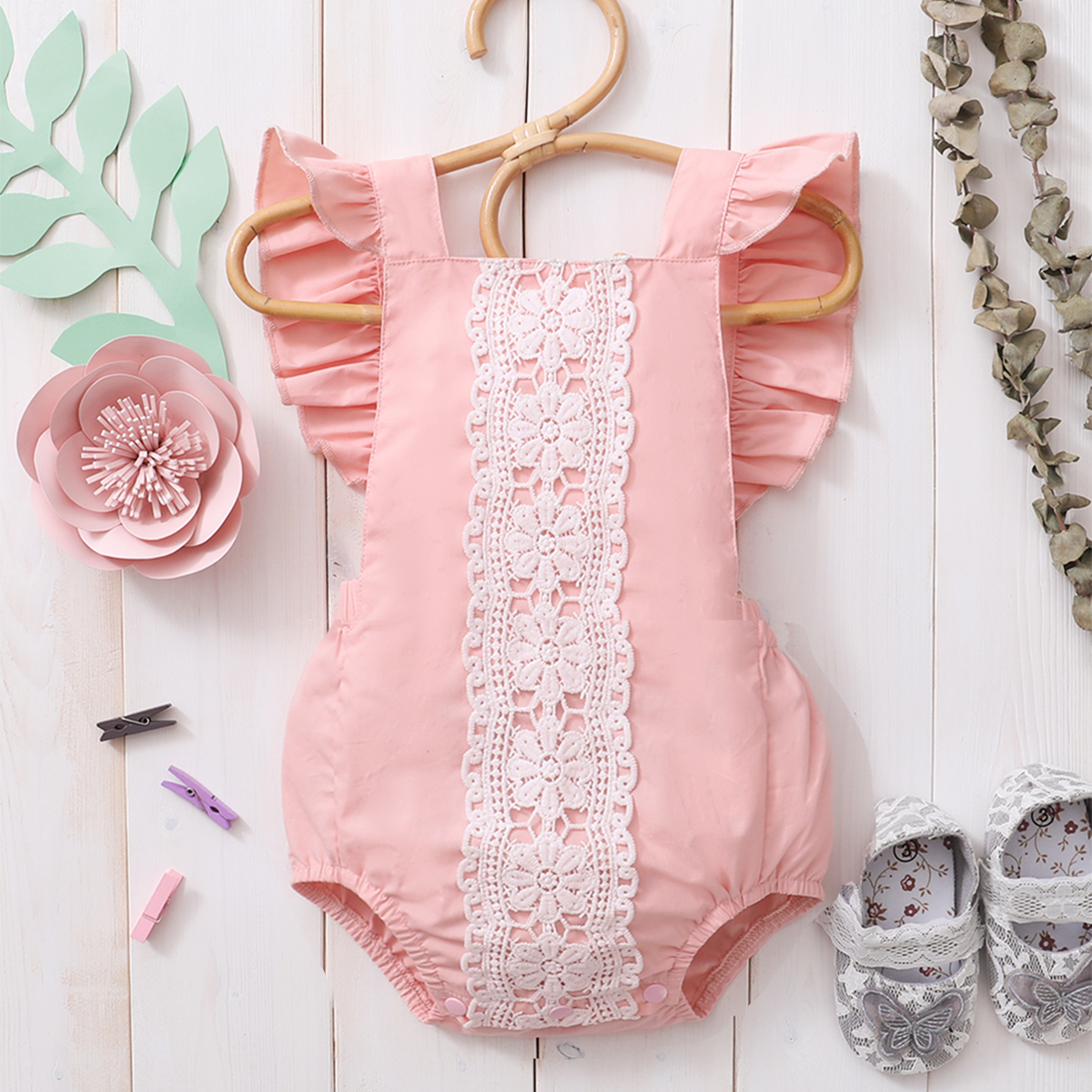 

Baby Solid Flutter-sleeve Lace Romper