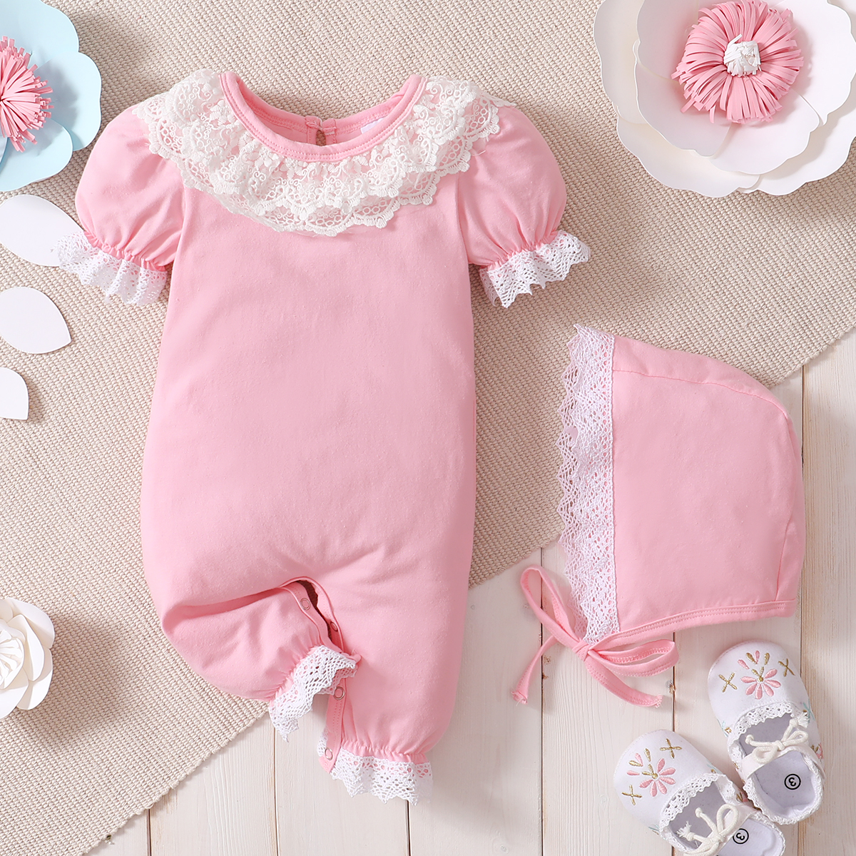 

Baby Lace Short-sleeve Jumpsuit