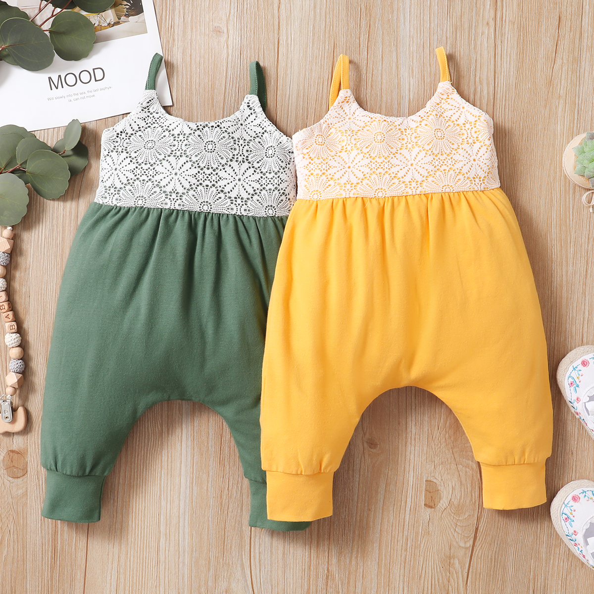 

Lace Splicing Sling Solid Baby Jumpsuits