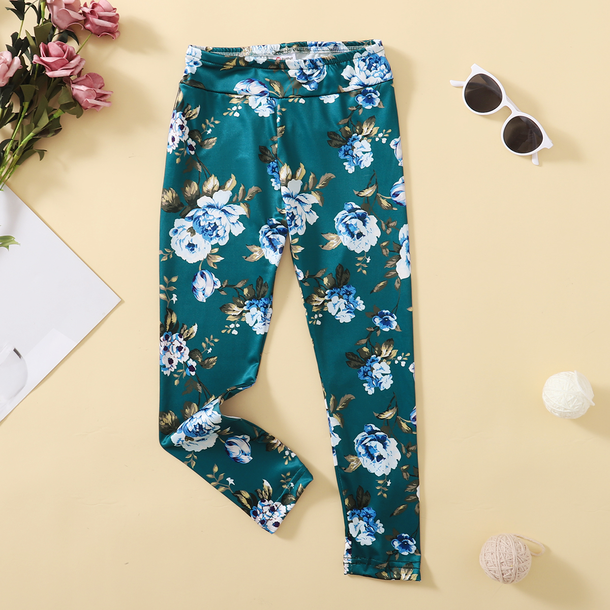 

Pretty Kid Girl Floral Print Elasticized Leggings