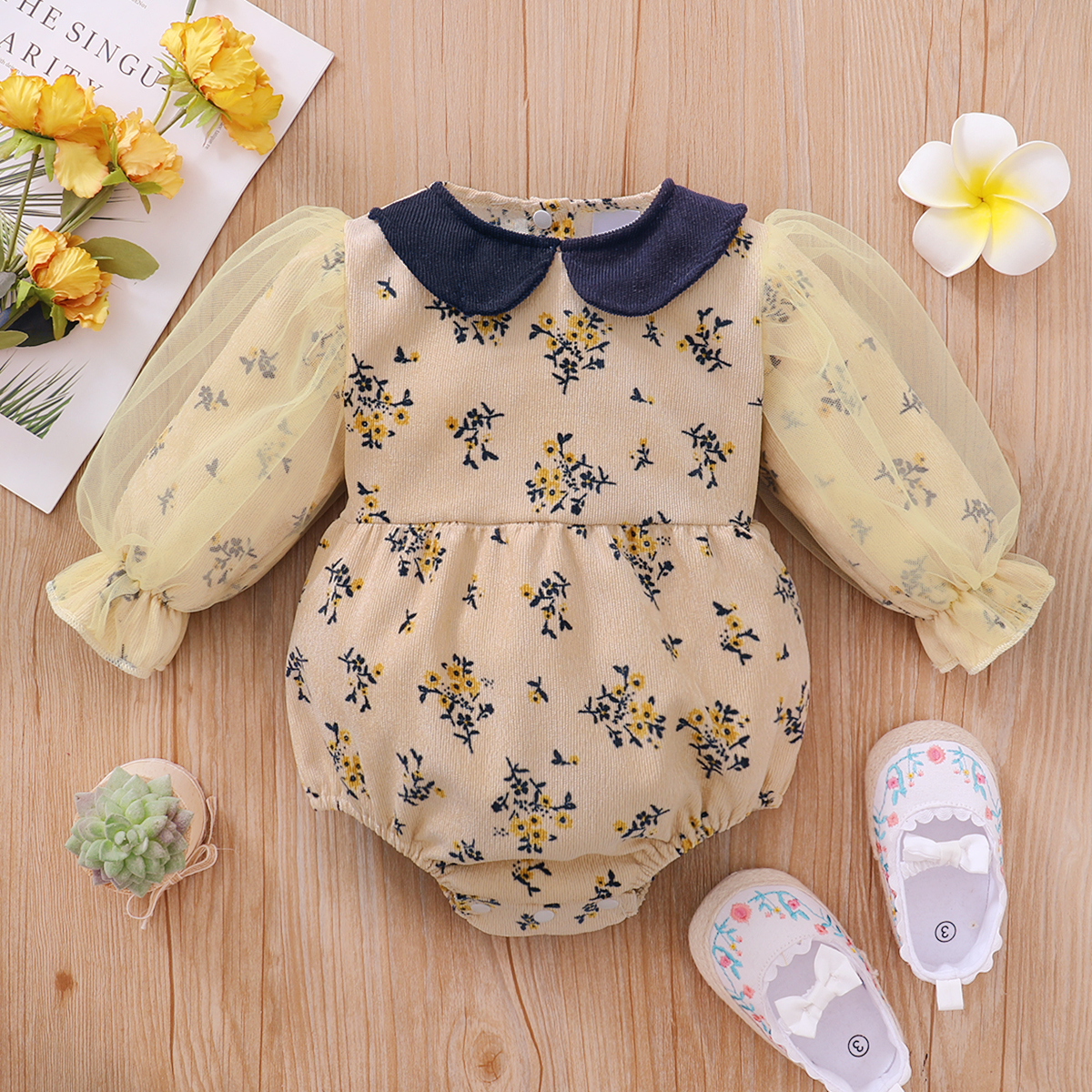 

Floral Allover Doll Collar Mesh Decor Puff-sleeve Baby Romper